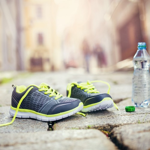 Chaussures de course, rue pavée. Nom du produit : Nutrition sportive III : Nutrition et sports d'endurance, rue pavée.